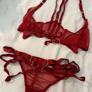 Bordelle too and bottoms